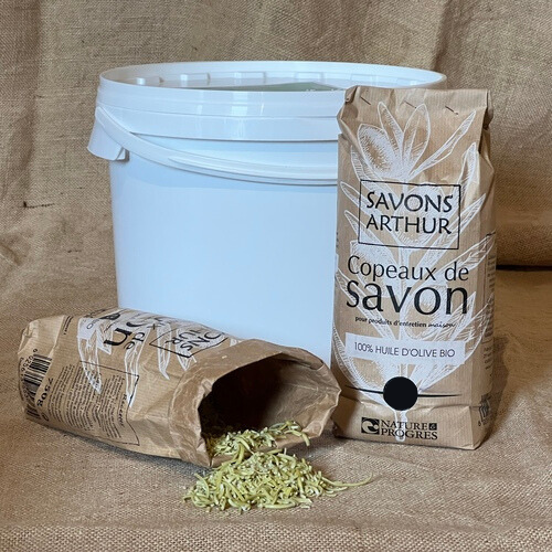 Paillettes de savon en vrac. Recette maison pour plus d'économies.