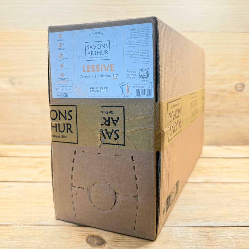 Lessive liquide concentrée Orange et eucalyptus. Tous textiles