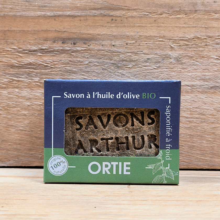 Savon et shampoing solide à froid à l'ortie bio. Peaux mixtes et atopiques.