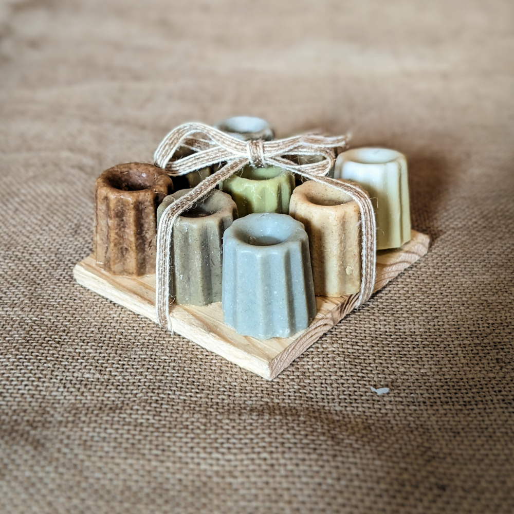 Mini savons cadeau. Cannelés de savon cadeau de mariage ou de baptême
