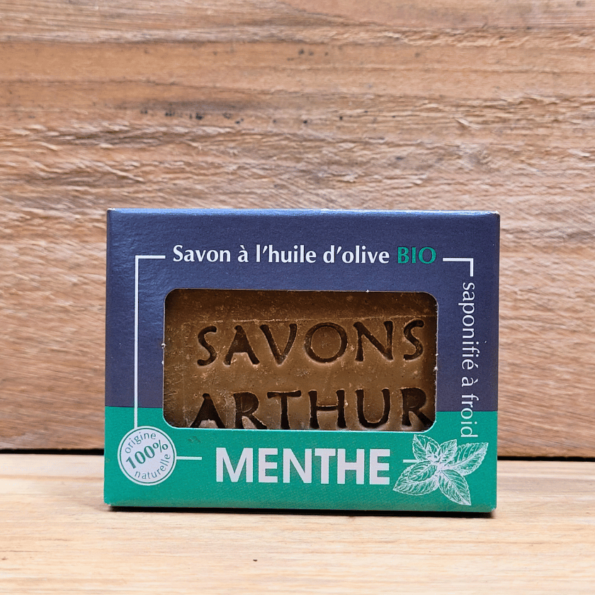 Savon et shampoing solide à froid à la menthe bio. Peaux mixtes et délicates.